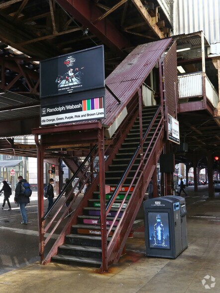 More Photos Of 324-328 N Michigan Ave, Chicago Storefront Retail Office For Lease