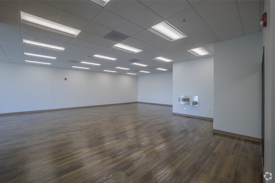 More Photos Of 2380 Williams St, San Leandro Warehouse For Lease