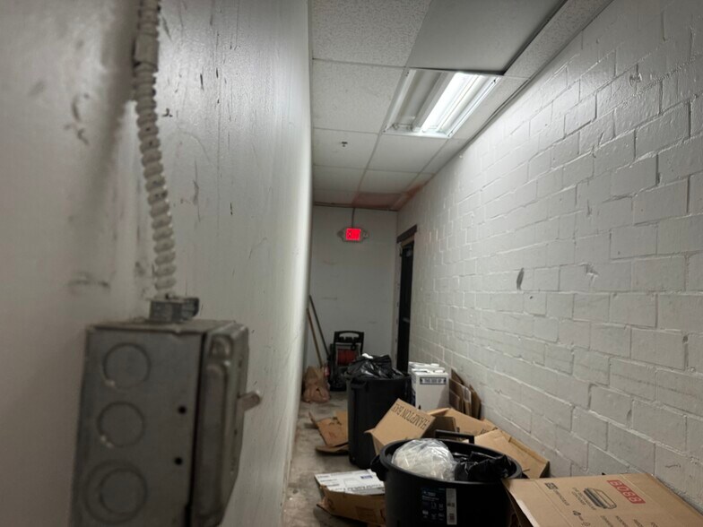 More Photos Of 2237 E Riverside Dr, Austin Restaurant For Lease