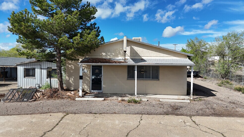 More Photos Of 545 E 100 N, Price Office For Sale