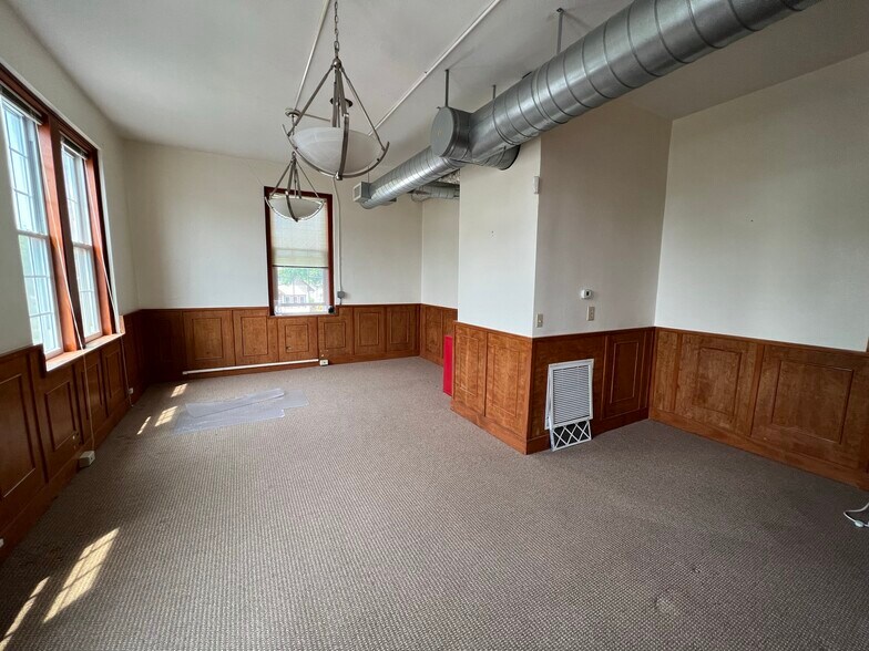 More Photos Of 499-500 Grotto St N, Saint Paul Loft Creative Space For Sale