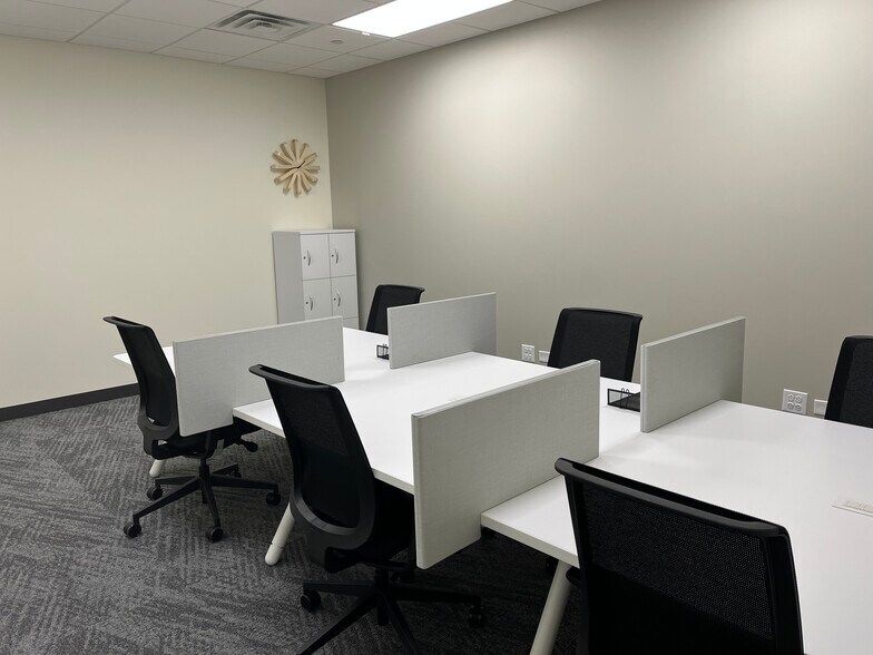 More Photos Of 2525 Cabot Dr, Lisle Coworking Space