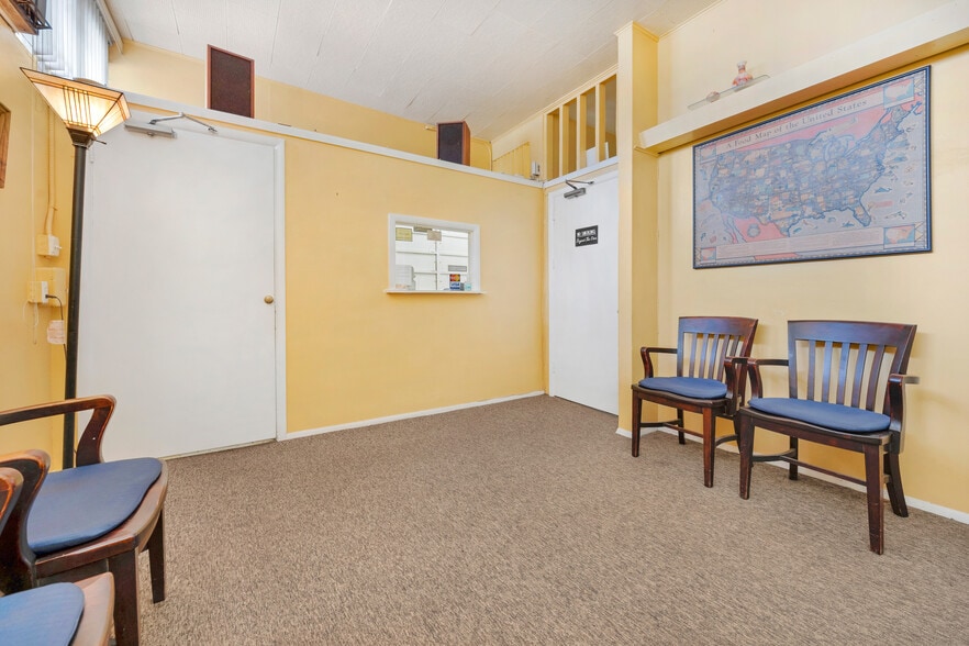 More Photos Of 2037 E Madison St, Seattle Storefront Retail Office For Sale