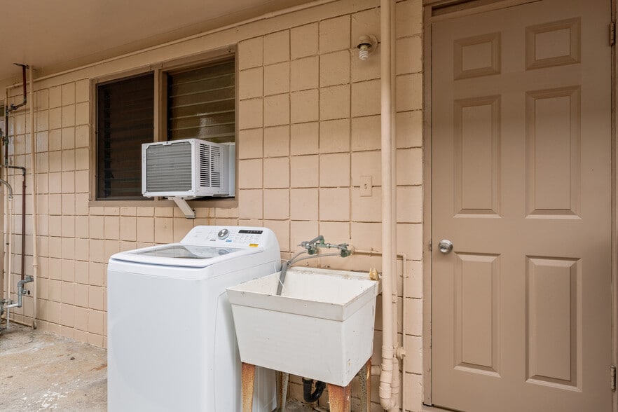 More Photos Of 2105 Algaroba St, Honolulu Apartments For Sale