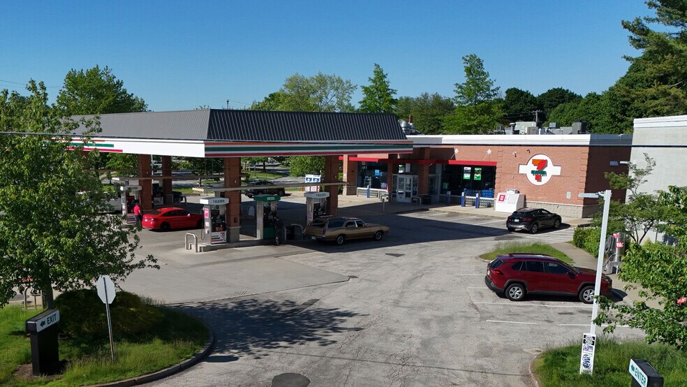 Primary Photo Of 639 Lafayette Rd, Hampton Convenience Store For Sale