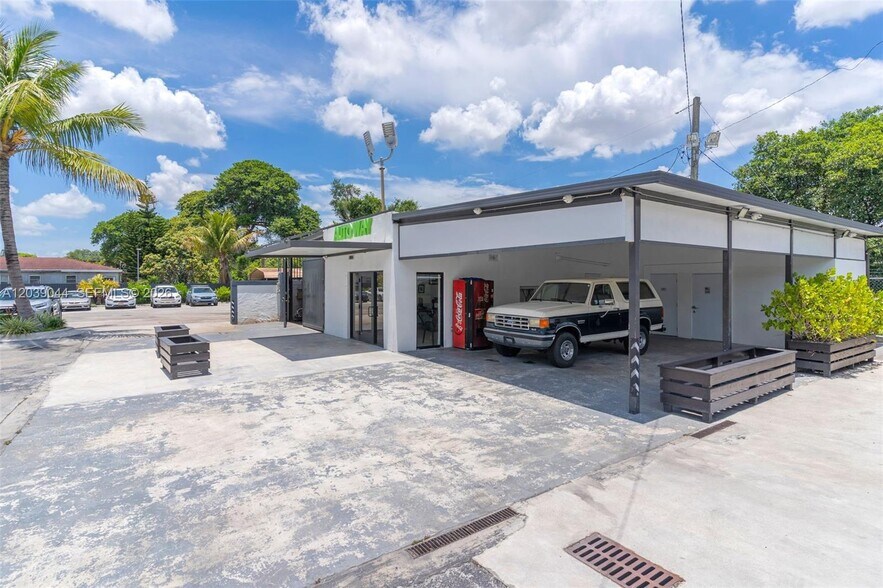 More Photos Of 2729 NW 56th St, Miami Land For Lease