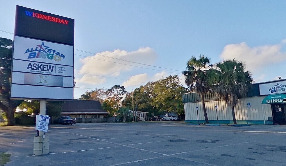 More Photos Of 4828 W Jackson St, Pensacola General Retail For Sale