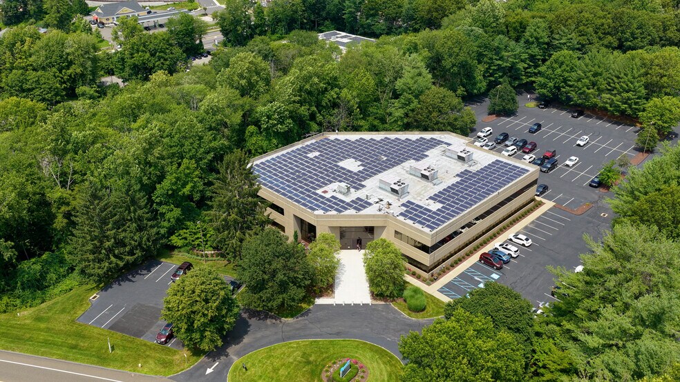 Primary Photo Of 35 Corporate Dr, Trumbull Medical For Lease