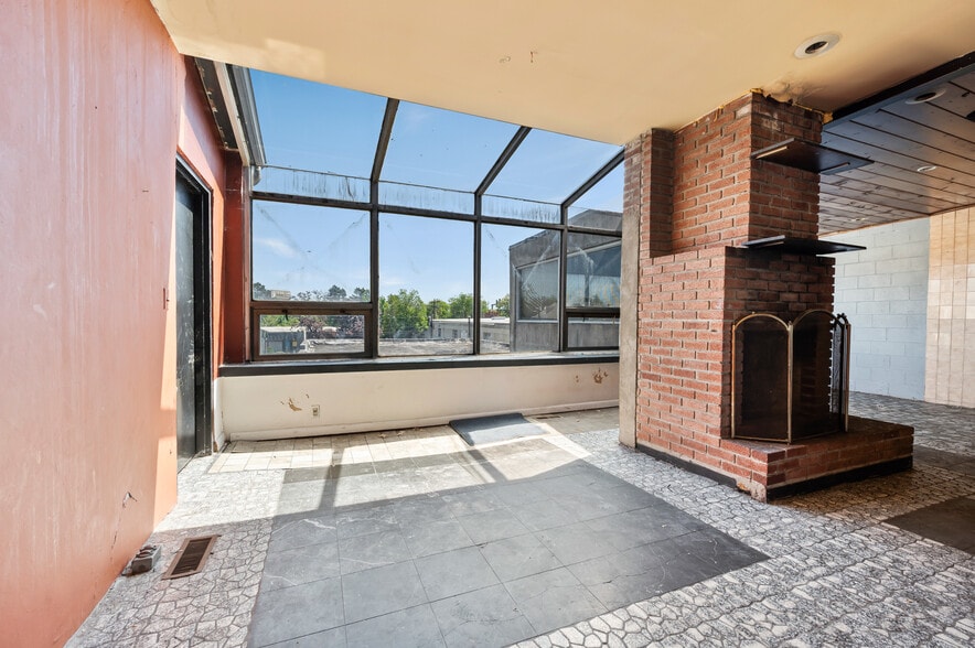 More Photos Of , Bridgeport General Retail For Sale