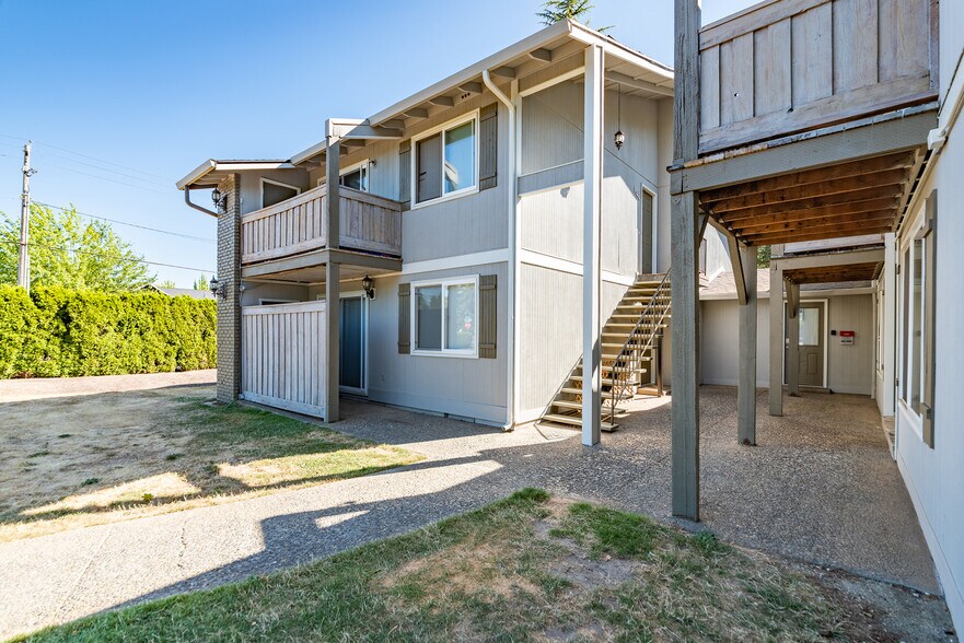 More Photos Of 3240-3320 NE 8th St, Gresham Apartments For Sale