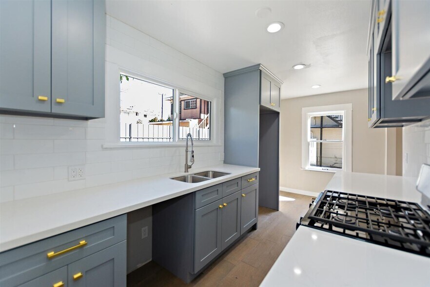 More Photos Of 1703 S Burlington Ave, Los Angeles Apartments For Sale