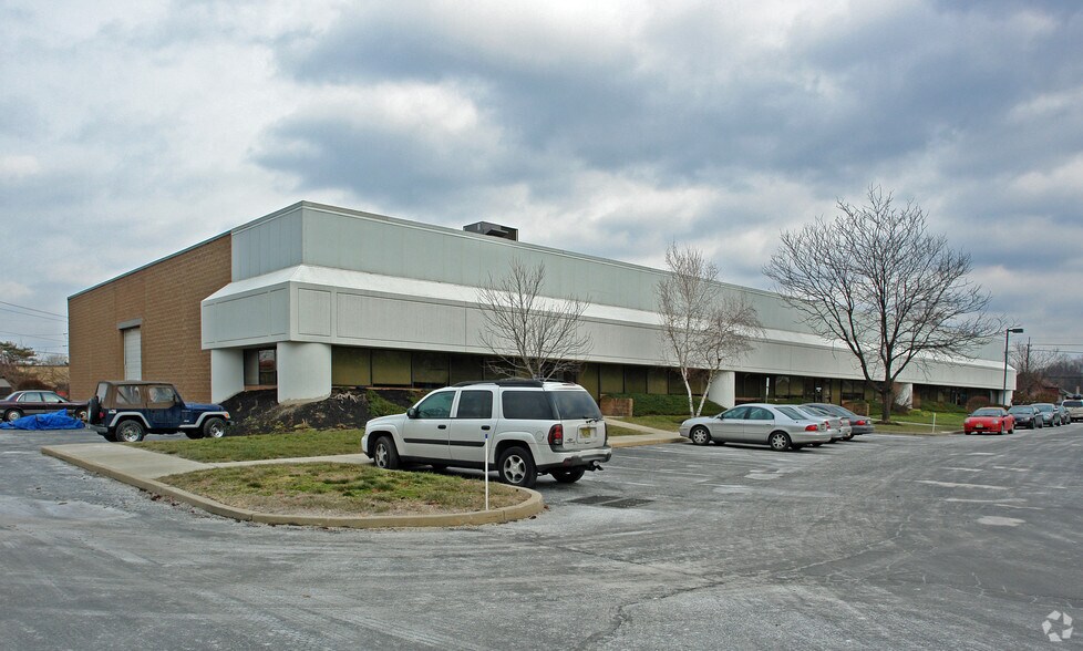 More Photos Of 650 Grove Rd, Paulsboro Warehouse For Lease