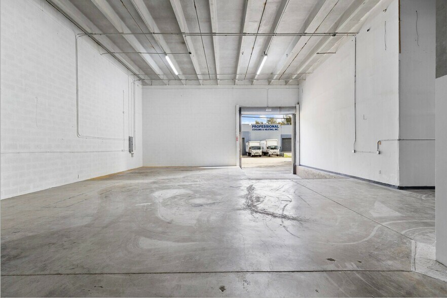 More Photos Of 1740-1742 NW 93rd Ave, Miami Warehouse For Lease