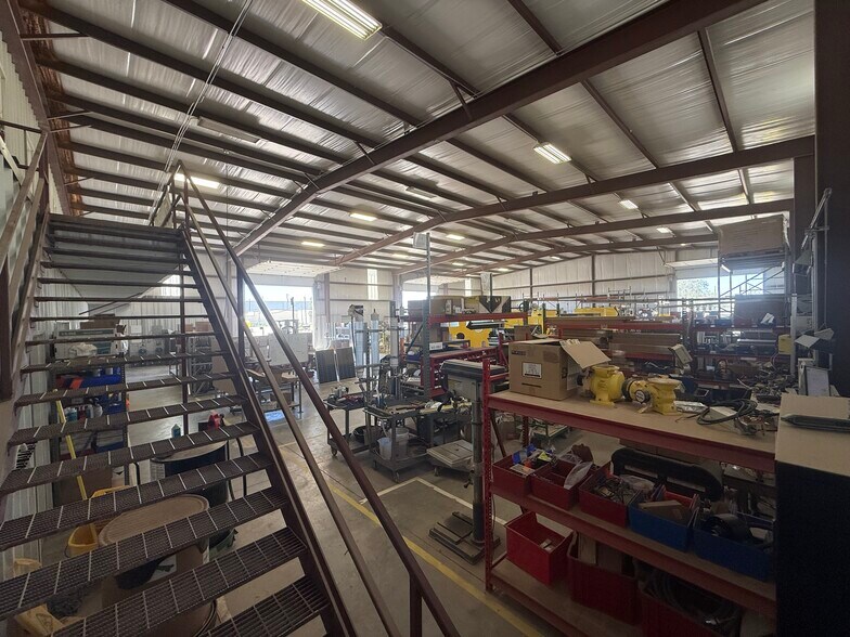 More Photos Of 1006 W County Road 114, Midland Industrial For Lease