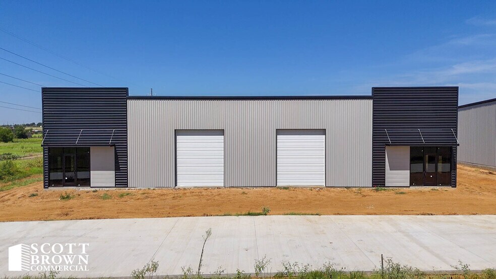 More Photos Of 8870 Liberty Road, Aubrey Unknown For Lease