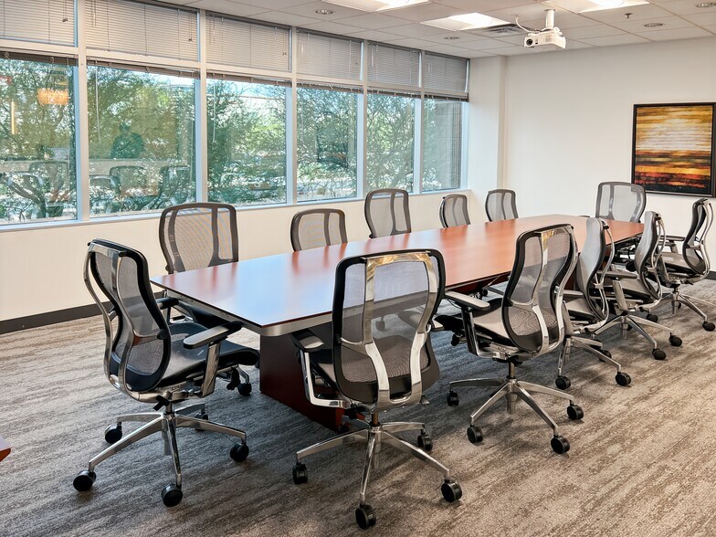 More Photos Of 7047 E Greenway Pky, Scottsdale Coworking Space