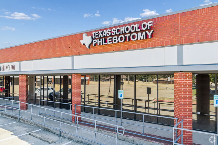 More Photos Of 2819-2929 Altamesa Blvd, Fort Worth Storefront For Lease