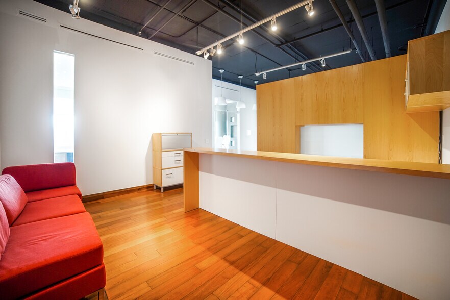 More Photos Of 20900 NE 30th Ave, Aventura Office Residential For Lease