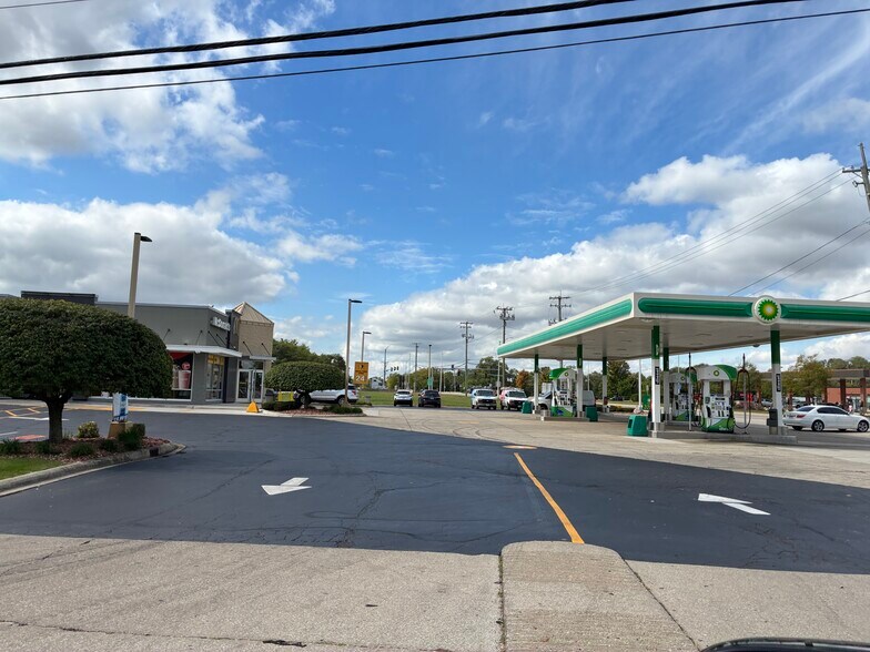 More Photos Of 24061 W Eames St, Channahon Service Station For Sale