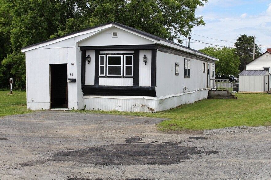 More Photos Of 50 Davis St, Presque Isle Multifamily For Sale
