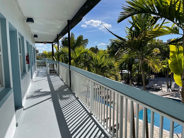 More Photos Of 50 Royal Way, Clearwater Beach Hotel For Sale
