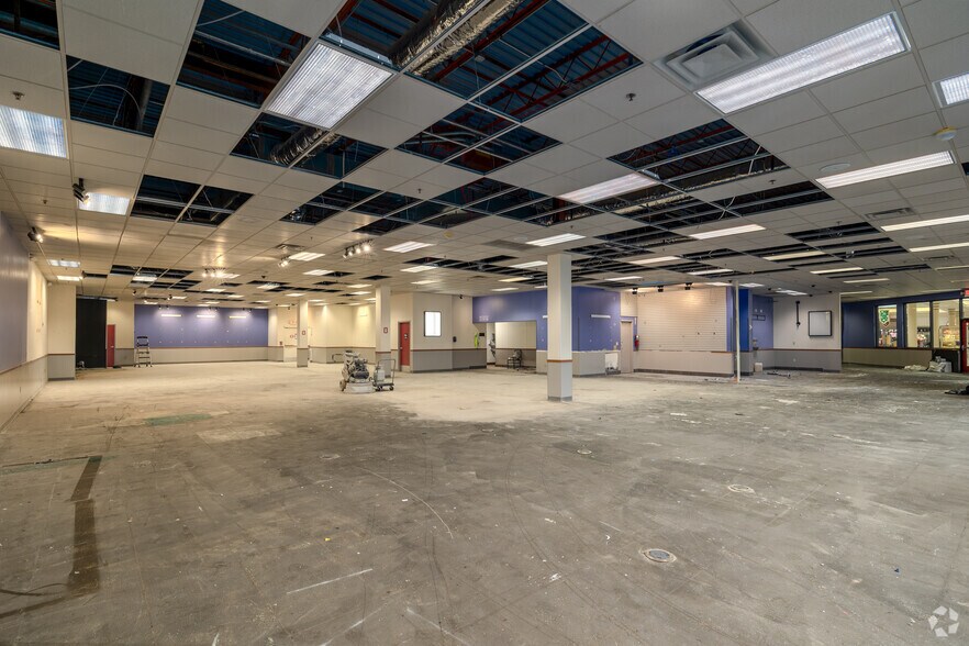 More Photos Of 2209 Richland Mall, Mansfield Unknown For Sale