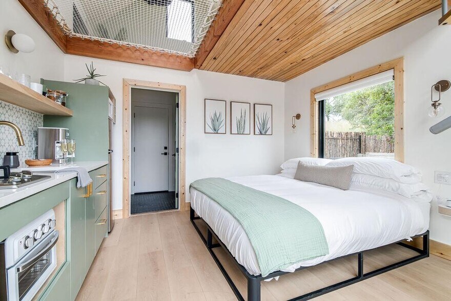 More Photos Of 1956 Loudon Rd, Fredericksburg Hotel For Sale