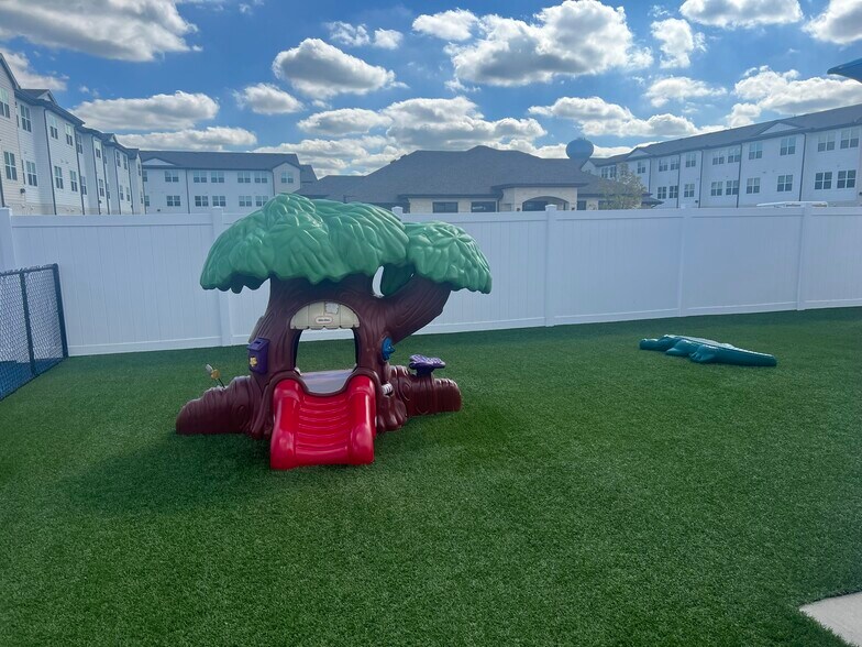 More Photos Of 15221 Spencer Rd, Houston General Retail For Lease