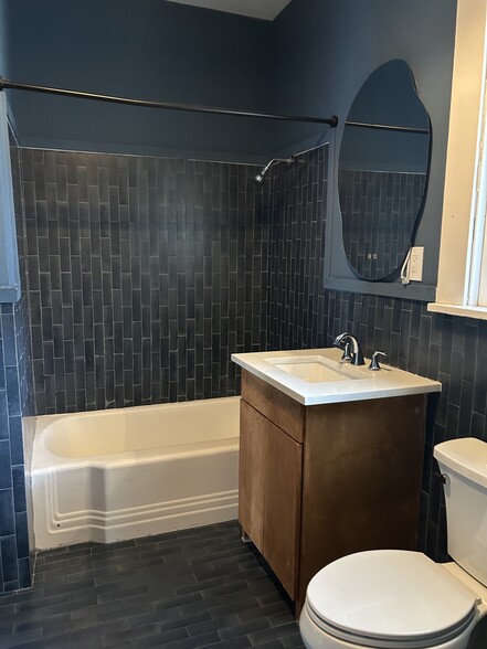 More Photos Of 1615 W 6th St, Austin Office Residential For Lease