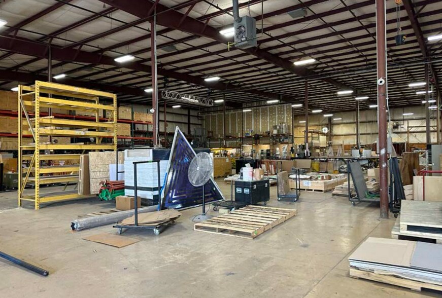 More Photos Of 11420 Deerfield Rd, Blue Ash Warehouse For Lease