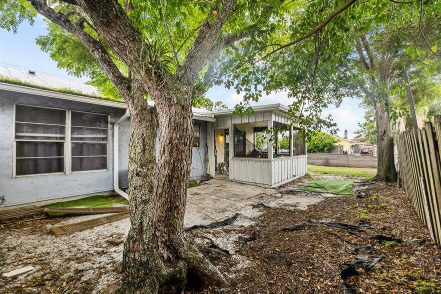 More Photos Of 3248 SE Golden Gate Ave, Stuart Apartments For Sale