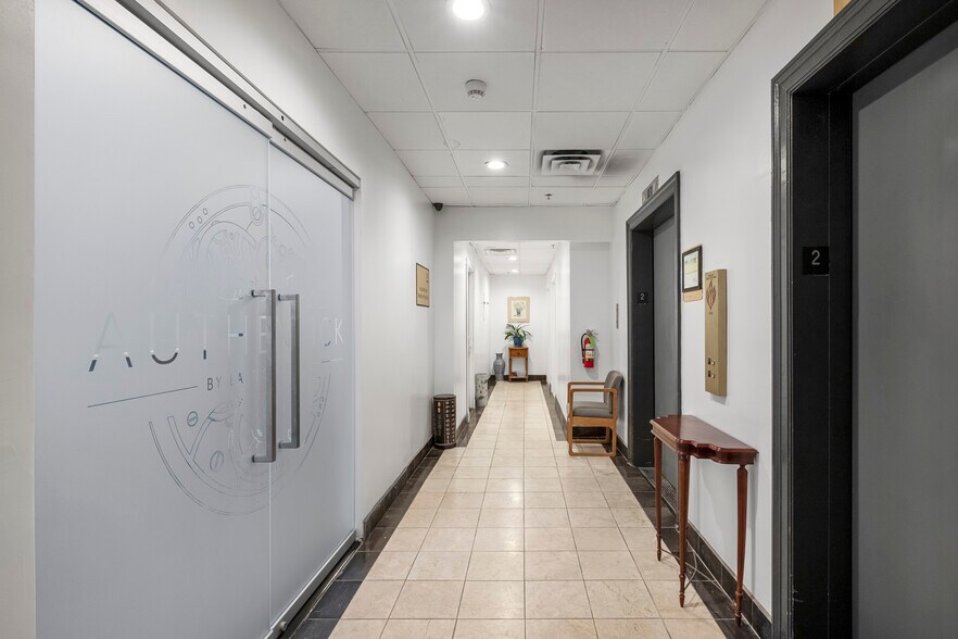 More Photos Of 1737-1739 Chestnut St, Philadelphia Apartments For Lease