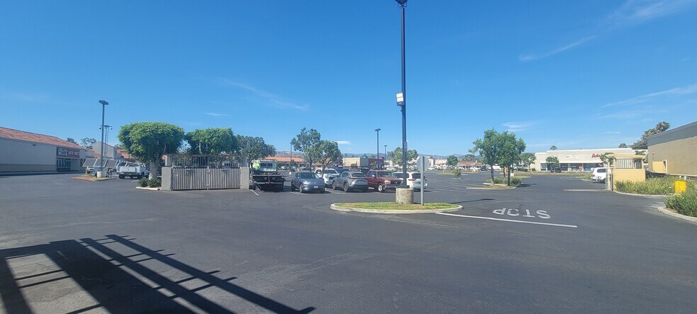 More Photos Of 611-675 N Broadway, Escondido Unknown For Lease