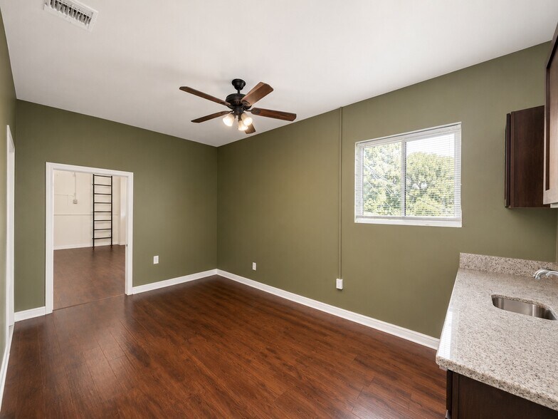 More Photos Of 4136 Eagle Rock Blvd, Los Angeles Storefront For Sale