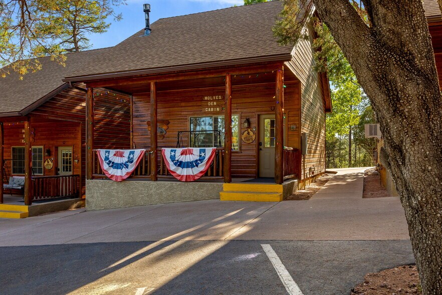 More Photos Of 1022 S Hunter Creek Dr, Payson Hotel For Sale