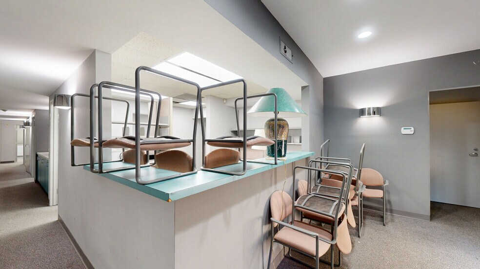 More Photos Of 13822 Beach Blvd, Westminster Office For Sale
