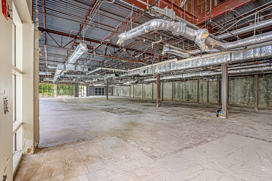 More Photos Of 4000 Corporate Center Dr, Morrow Medical For Lease