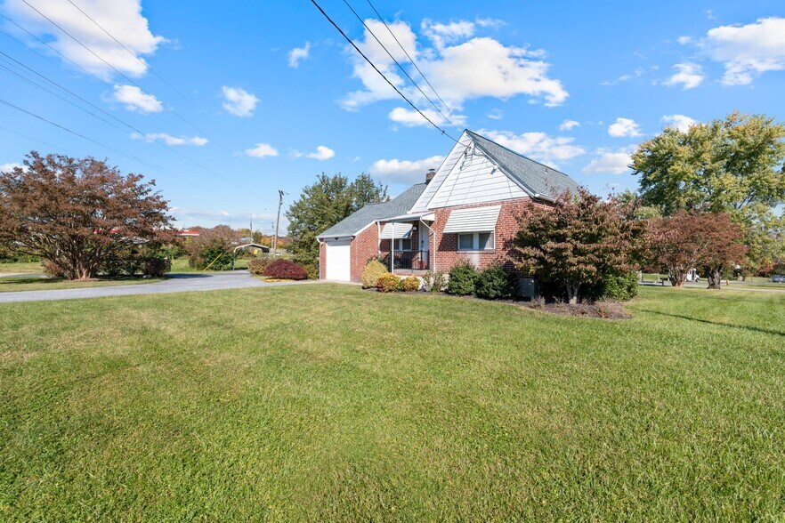 More Photos Of , Rosedale Office For Sale