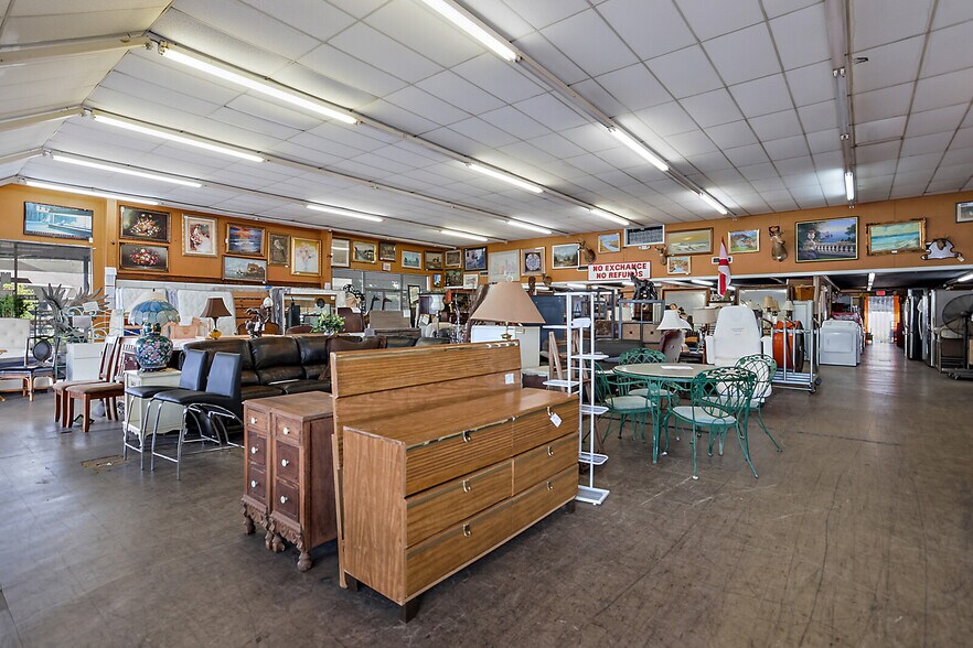 More Photos Of 40-60 E 5th St, Apopka Storefront For Lease