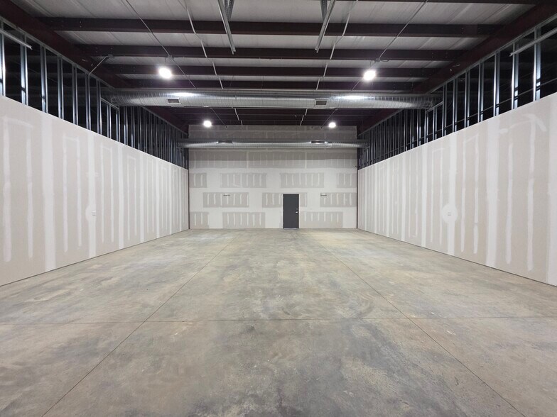 More Photos Of 5300 S Zero St, Fort Smith Storefront Retail Office For Sale