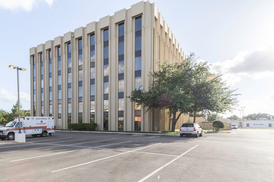 More Photos Of 6420 Richmond Ave, Houston Office For Lease
