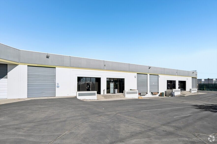 More Photos Of 700-728 Whitney St, San Leandro Unknown For Lease