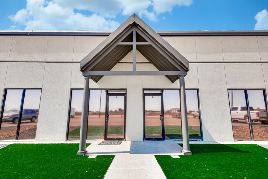 More Photos Of 5023 Princeton Ave, Midland Office For Lease