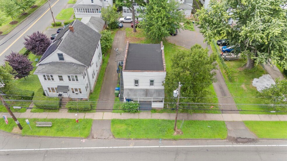 More Photos Of 273 Main St, Cromwell Apartments For Sale