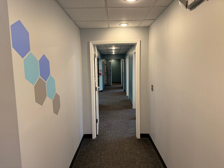 More Photos Of 8285 S Saginaw St, Grand Blanc Office For Lease