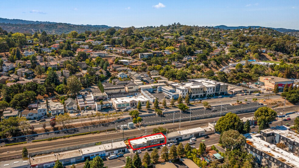 More Photos Of 780 Old County Rd, Belmont Service For Lease