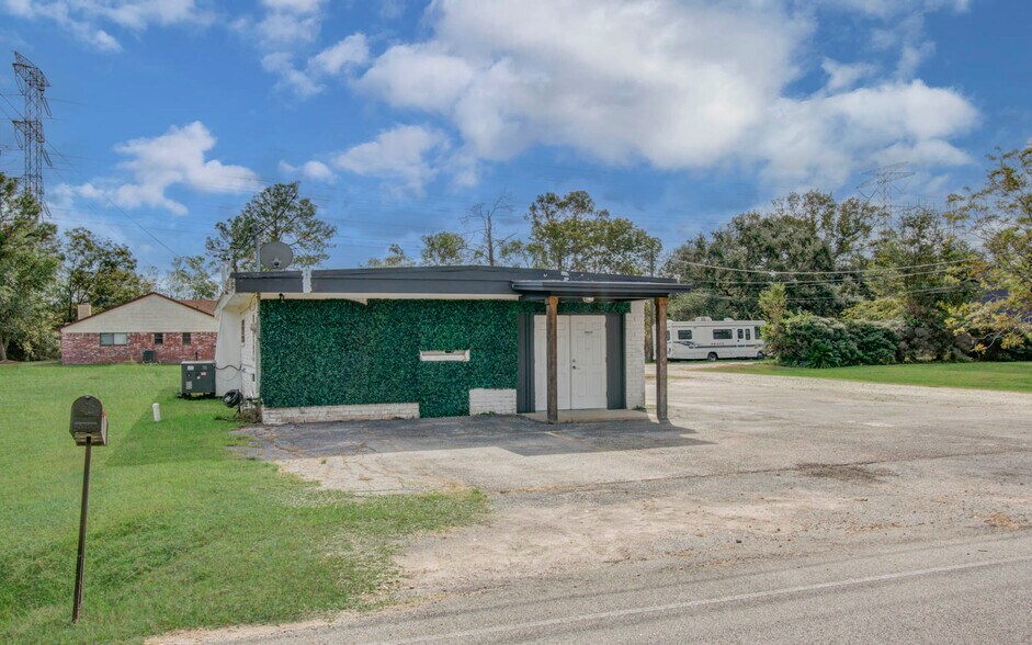 More Photos Of 7430 Rodgers Rd, Manvel Office Residential For Sale