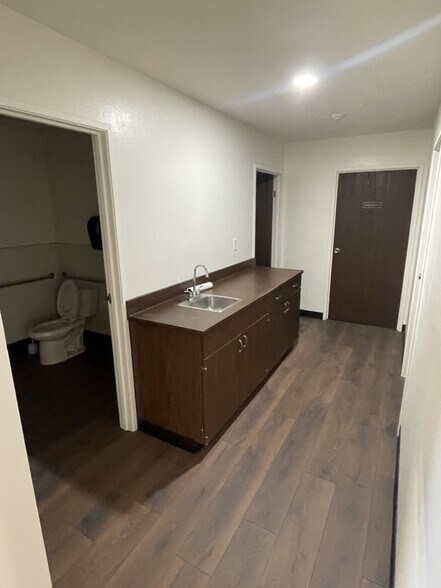 More Photos Of 5420 Brooks St, Montclair Warehouse For Lease