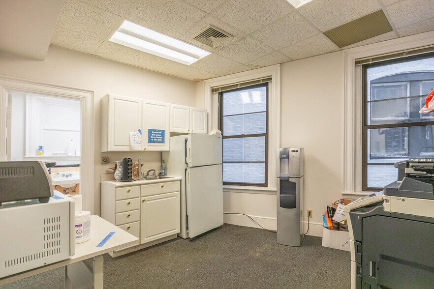 More Photos Of 229-235 Harvard St, Brookline Loft Creative Space For Lease