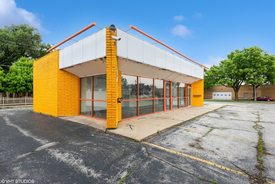 More Photos Of 7100 Roosevelt Rd, Oak Park Restaurant For Sale